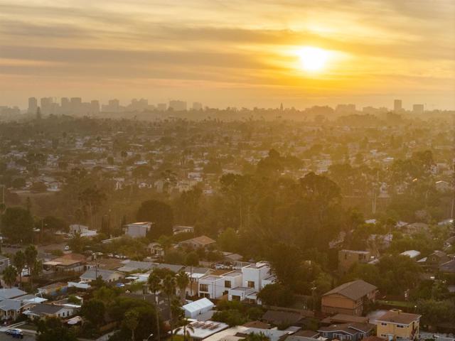 3653 Wilson Ave, San Diego CA: https://media.crmls.org/mediaz/97356e18-85f2-4819-8ef4-4b94998d4fc3.jpg