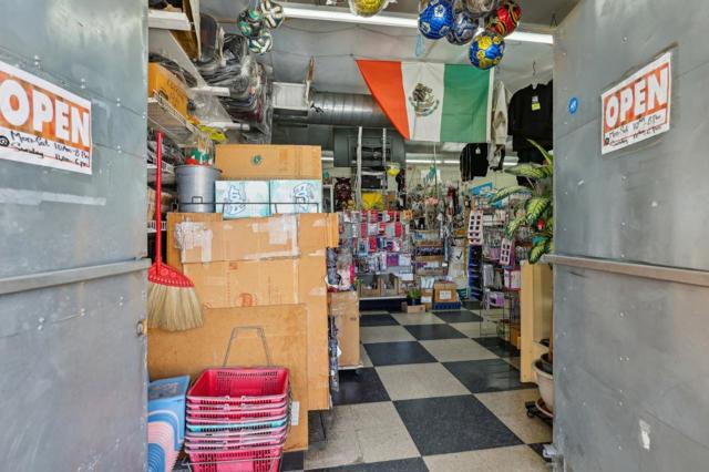 1972 1972 Alum Rock Avenue, San Jose CA: https://media.crmls.org/mediaz/9735a843-826b-4f1a-8297-42b924a3077d.jpg