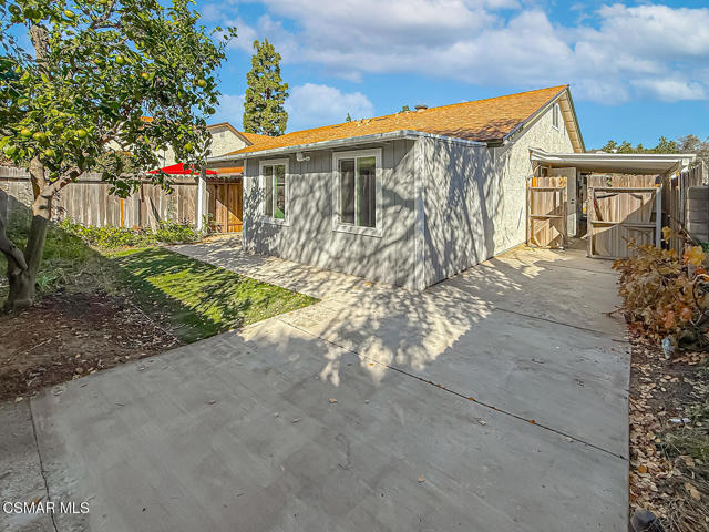 2098 Covington Avenue, Simi Valley CA: https://media.crmls.org/mediaz/9735bc6d-fb70-40de-94b9-b5bf19c89a79.jpg