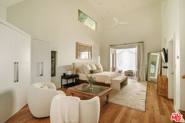 2261 Vasanta Way, Los Angeles CA: https://media.crmls.org/mediaz/9736ecec-d6e0-48ca-8da4-dba56274dc5b.jpg