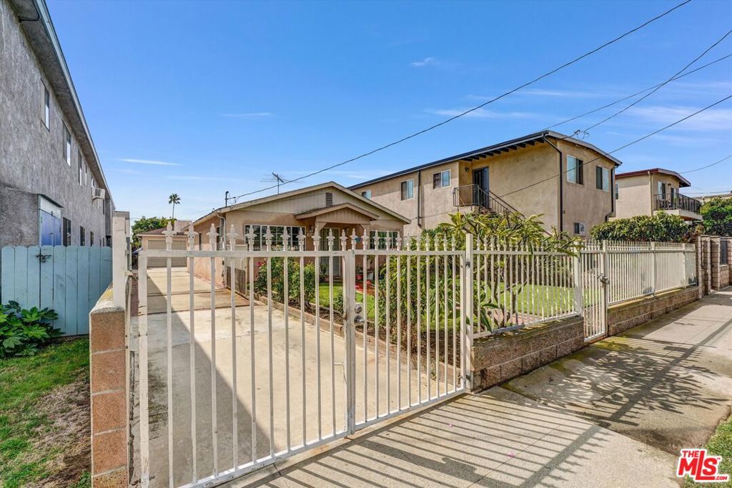 1616 W 227th Street