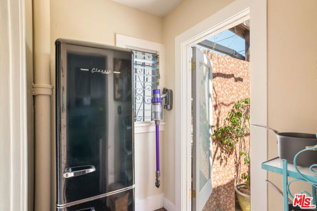 1315 Cabrillo Avenue, Venice CA: https://media.crmls.org/mediaz/9738f6a4-5bfe-4b14-a5d6-ba0c69d007d0.jpg