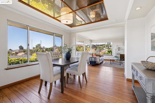 1657 Clearview Dr., San Leandro CA: https://media.crmls.org/mediaz/9739bce3-8db6-4a43-af5a-a7267baf91a9.jpg