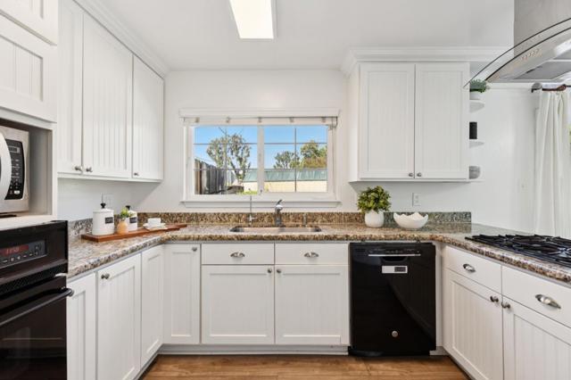 7527 Sutton Lane, Dublin CA: https://media.crmls.org/mediaz/973a082a-3068-429b-bc99-c072b3241c33.jpg