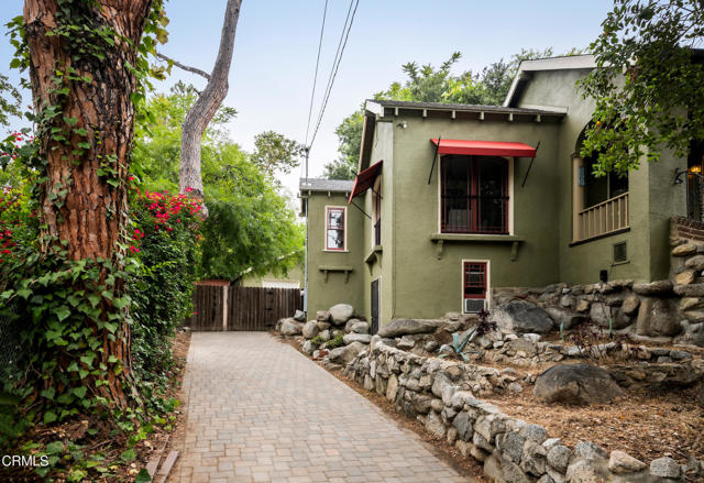 413 Sycamore Place, Sierra Madre CA: https://media.crmls.org/mediaz/973a5780-c65c-40d5-982c-8ff8930e8da0.jpg