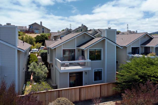 1051 Highlander Drive, Seaside CA: https://media.crmls.org/mediaz/973a65ca-0966-41f7-859f-54eb458b6e53.jpg