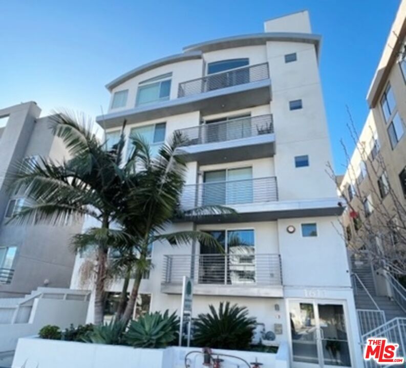 1611 S Beverly Glen #5C