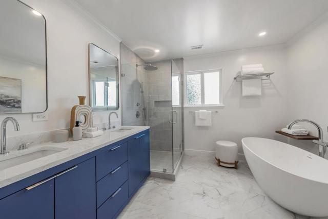 3852 Jefferson Avenue, Redwood City CA: https://media.crmls.org/mediaz/973bfb1b-05f8-4905-a085-e0277d08d5a5.jpg