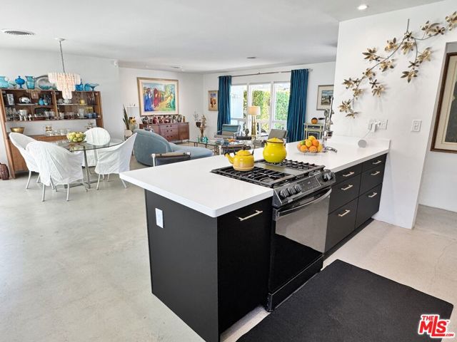 2235 E Paseo Gracia, Palm Springs CA: https://media.crmls.org/mediaz/973c63e7-56c4-4360-87a9-99a4f418634d.jpg