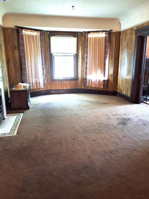 3020 E 19th st, Oakland CA: https://media.crmls.org/mediaz/973cc9a6-5fc8-4536-b9e5-50f5ea93faed.jpg