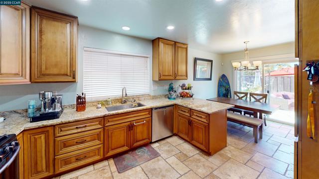 1400 Wildcat Way, Oakley CA: https://media.crmls.org/mediaz/973d6ccc-ae23-44da-a73f-546c178a10a2.jpg
