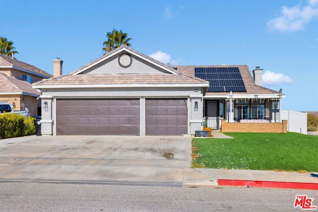 13292 Via Del Lago, Victorville CA: https://media.crmls.org/mediaz/973dc3d9-f9b3-4a21-b92f-ba1195e5253b.jpg