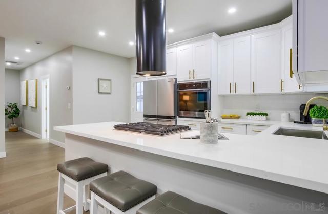 3122 Newell St, San Diego CA: https://media.crmls.org/mediaz/973e3d24-886e-4b00-9ce1-1c5f4d2fef1d.jpg