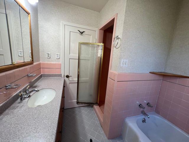1632 Albemarle Way, Burlingame CA: https://media.crmls.org/mediaz/973f172f-ff75-4bc2-aaf1-59be4353d27f.jpg