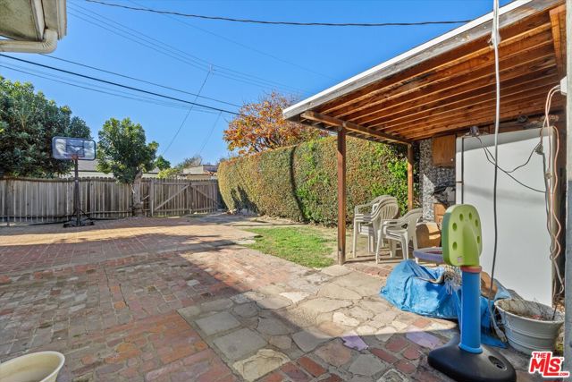 1757 Wellesley Avenue, Los Angeles CA: https://media.crmls.org/mediaz/973f8284-2ee2-49ba-84e1-b8917d2ef518.jpg