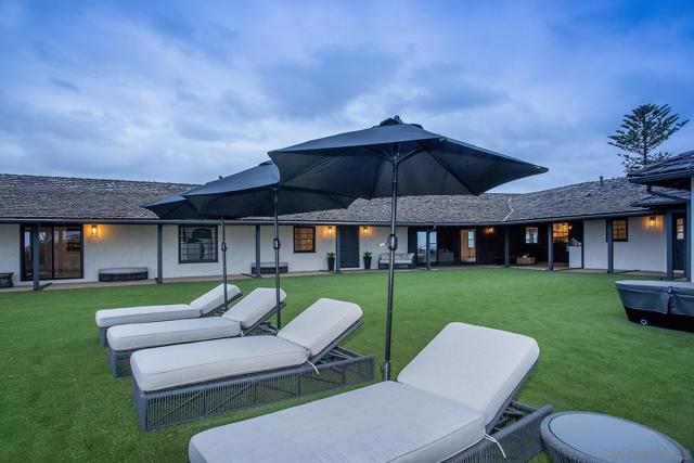 7362 Brodiaea Way, La Jolla CA: https://media.crmls.org/mediaz/9740971b-a3b2-4bf7-898d-eb251dcb73ee.jpg
