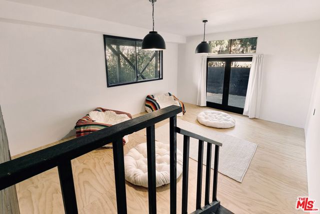 625 Reithe Avenue, Calabasas CA: https://media.crmls.org/mediaz/9740d6d2-aa20-4d8a-9fbe-5350dd6cc8cb.jpg