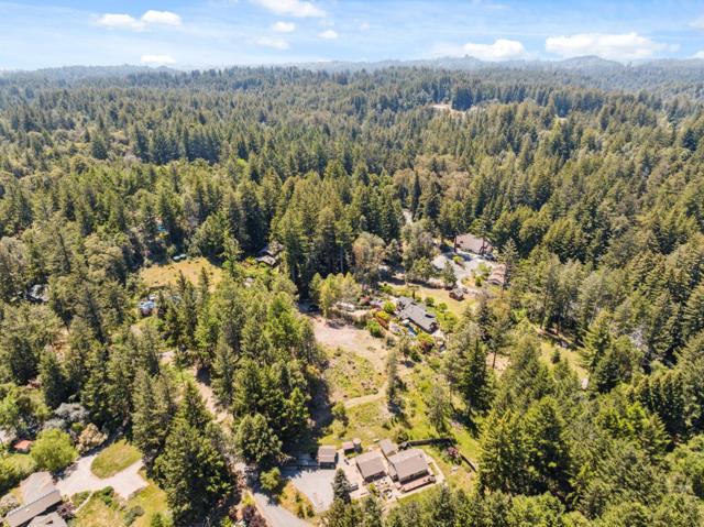 601 Westdale Drive, Santa Cruz CA: https://media.crmls.org/mediaz/97417132-aae2-43e6-878b-695881c90367.jpg