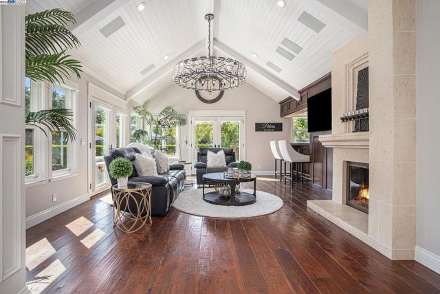 91 RED CYPRESS CT, Danville CA: https://media.crmls.org/mediaz/97417af0-3656-4b90-b25f-4bc5baf60fe4.jpg
