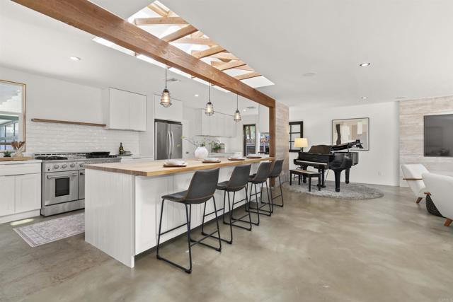 Detail Gallery Image 19 of 64 For 3235 Donna Dr, Carlsbad,  CA 92008 - 4 Beds | 2 Baths