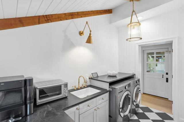 203 Santa Clara Avenue, Redwood City CA: https://media.crmls.org/mediaz/9743b1ed-efc6-485c-8769-34abaa39c05f.jpg