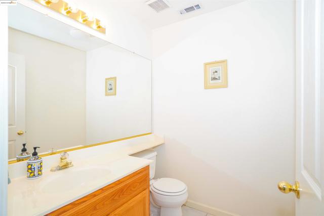 5402 Navajo Ct, Antioch CA: https://media.crmls.org/mediaz/9743bc97-0dea-491b-8730-903f0d38f569.jpg