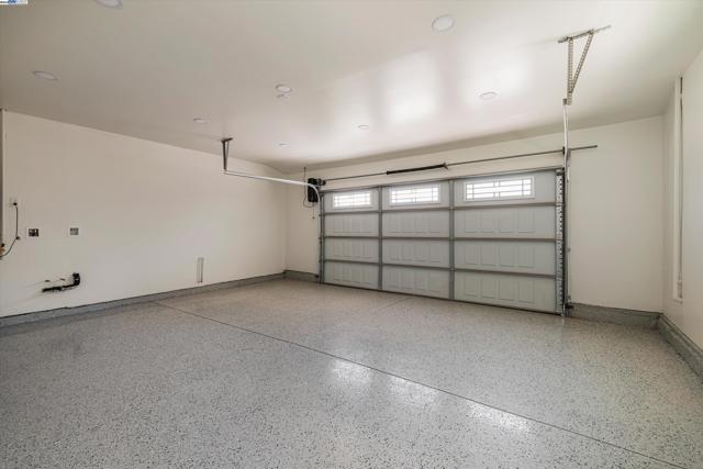 5169 Lillian Ct, Livermore CA: https://media.crmls.org/mediaz/97440e04-e57e-4976-9b50-3299c78e01df.jpg