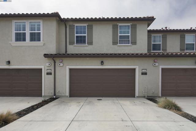 17819 Banks Street, Marina CA: https://media.crmls.org/mediaz/97442aaa-b8c8-4cbb-a176-dcffcb9631a1.jpg
