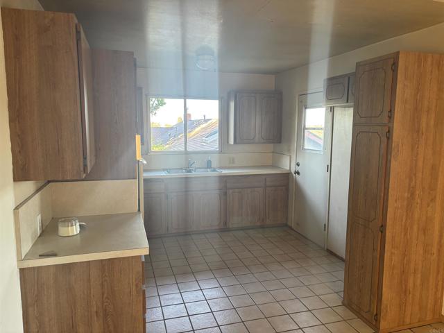 Detail Gallery Image 3 of 12 For 10050 Cristobal Dr, Spring Valley,  CA 91977 - 5 Beds | 2 Baths