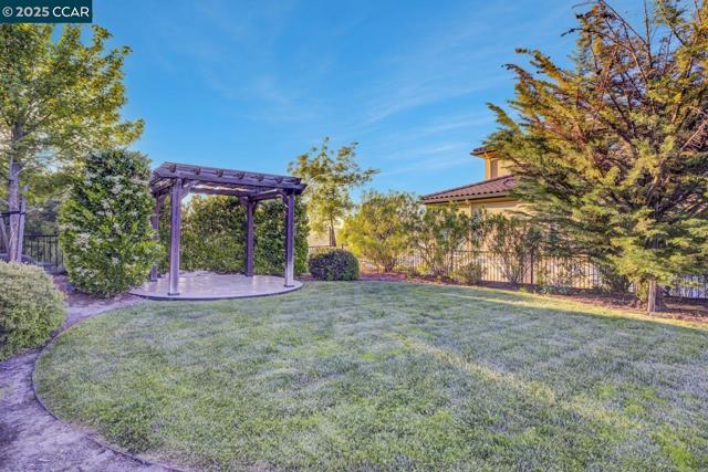 131 Wittenham Ct, San Ramon CA: https://media.crmls.org/mediaz/97465f44-7e26-4520-9416-8a35d23ce52e.jpg