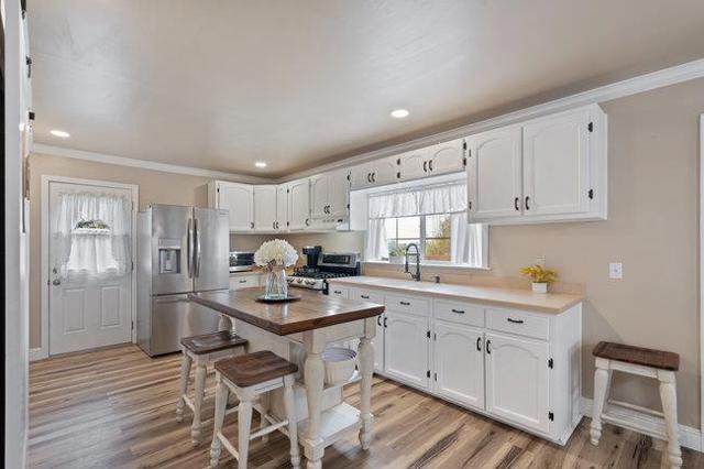 22 Heiner Road, Watsonville CA: https://media.crmls.org/mediaz/97468f16-4690-41aa-8158-d548fdb9b8d6.jpg