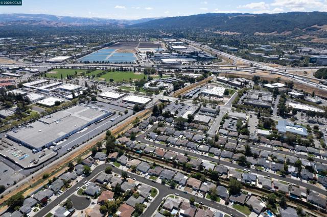 6944 Cedar Ln, Dublin CA: https://media.crmls.org/mediaz/97472763-7ea9-4e9e-a2d2-6b2396bcd7bc.jpg