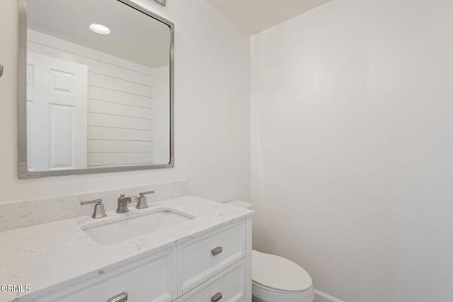 34-web-or-mls-29 - Powder Room