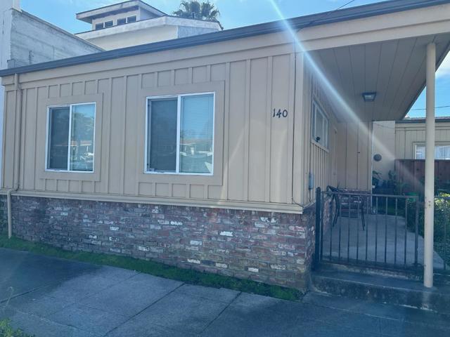 140 Marina Avenue, Aptos CA: https://media.crmls.org/mediaz/97479567-94f6-4b07-9f83-81c499180d90.jpg
