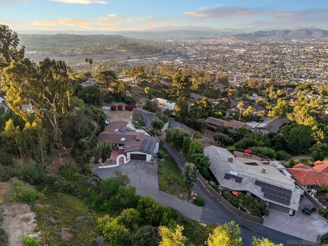 5030 Helix Ter, La Mesa CA: https://media.crmls.org/mediaz/9748ce60-bf3d-44fd-9616-f429ec5eeab9.jpg