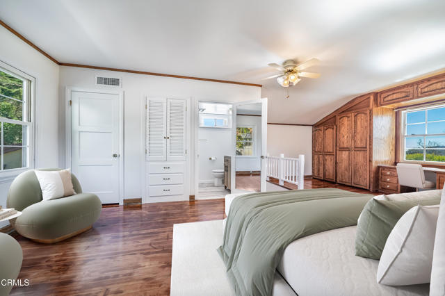 5028 El Adobe Lane, La Crescenta CA: https://media.crmls.org/mediaz/9748d1ec-7529-4242-bc6d-b31e67deb746.jpg