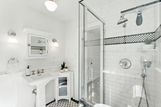 508 Prospect Street, San Carlos CA: https://media.crmls.org/mediaz/9748e239-6846-46a0-aa87-6f2f5c67e909.jpg