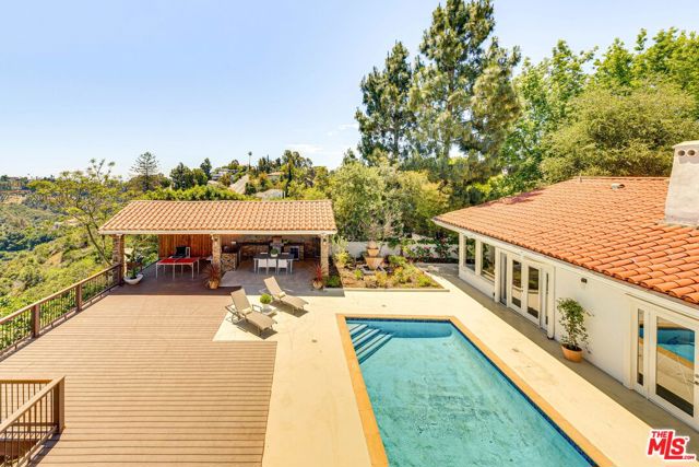 1410 Stradella Road, Los Angeles CA: https://media.crmls.org/mediaz/97492728-e77f-4ae5-964f-de6c73fcade2.jpg