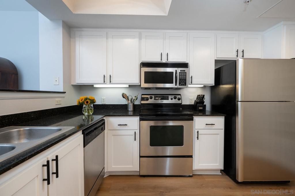 2400 5th Ave - photo 3