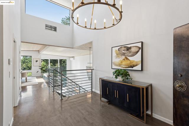 2861 Chelsea Drive, Oakland CA: https://media.crmls.org/mediaz/9749d5d4-7ffe-43b6-a840-b3232b0e9d8e.jpg