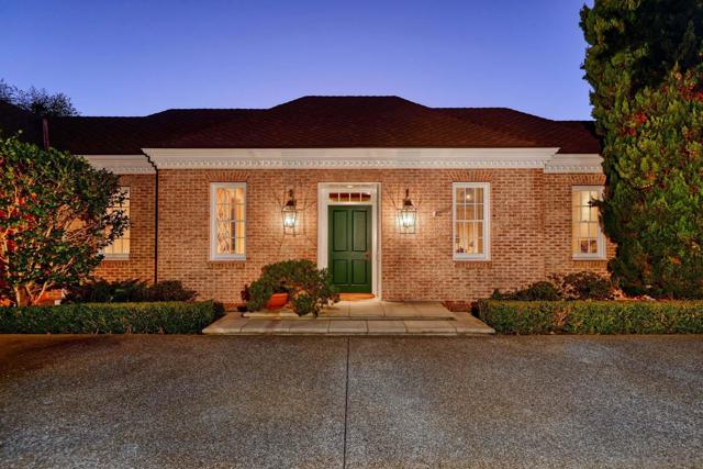 7612 Hillside Dr, La Jolla CA: https://media.crmls.org/mediaz/974a4dc7-ba23-4620-9210-40491a588f79.jpg