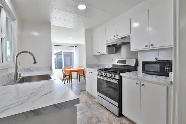 8282 Murray Ave, Gilroy CA: https://media.crmls.org/mediaz/974abcf5-f5c1-41a7-9b13-0e951439e740.jpg