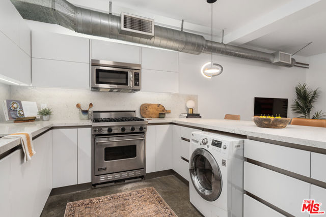 1046 Princeton Drive, Marina del Rey CA: https://media.crmls.org/mediaz/974ae0ac-010c-4a92-9d45-3e44f776c9ed.jpg