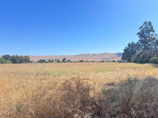 10868 Dougherty Avenue, Morgan Hill CA: https://media.crmls.org/mediaz/974af3da-7d7b-4da6-b7f2-457e53c330f8.jpg
