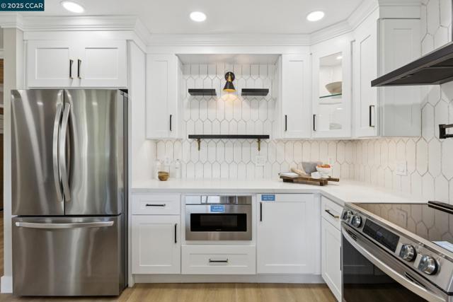 2101 Golden Rain, Walnut Creek CA: https://media.crmls.org/mediaz/974b2371-18fd-449c-ab55-3796947de933.jpg