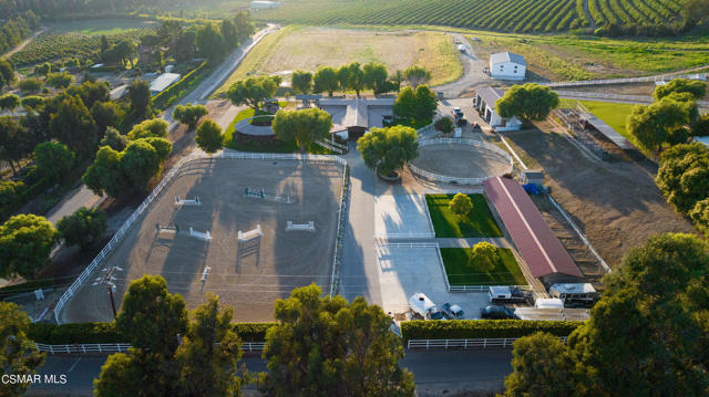1451 E La Loma Avenue, Somis CA: https://media.crmls.org/mediaz/974bf352-9dc8-4a99-8b97-26b1a00de0e6.jpg