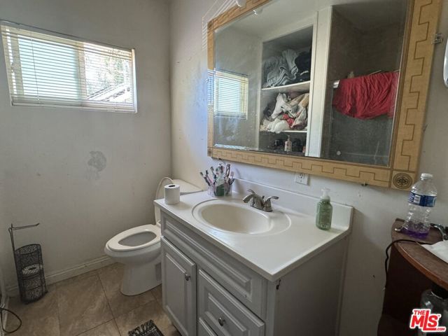 8910 Noble Avenue, North Hills CA: https://media.crmls.org/mediaz/974c07e2-3957-40c7-b26d-b0bf6901ab0a.jpg