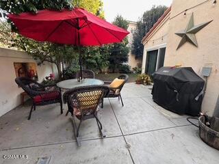 https://media.crmls.org/mediaz/974c1243-ae32-4f30-9f6a-7437df6e0e12.jpg?preset=X-Large