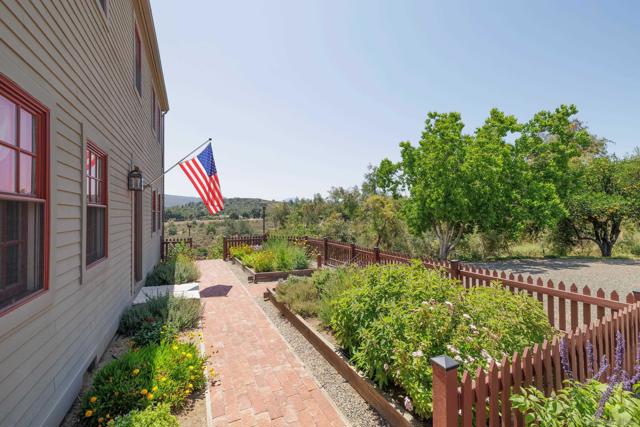 17743 S Mesa Drive, Pauma Valley CA: https://media.crmls.org/mediaz/974c235a-fa68-48a8-8d64-7676dcc845f2.jpg