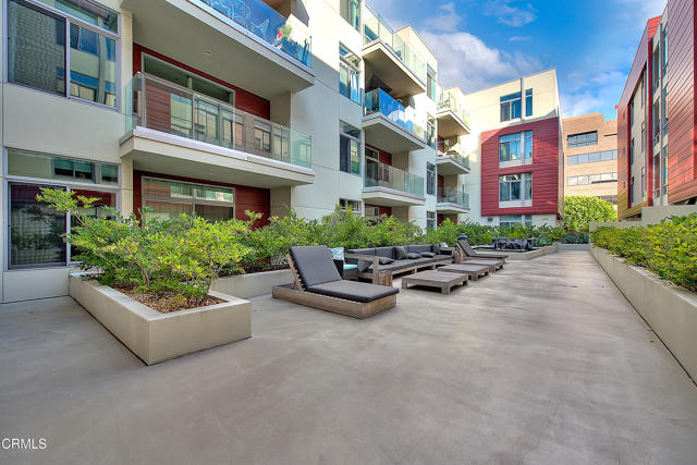 Detail Gallery Image 8 of 56 For 133 S Los Robles Ave #205,  Pasadena,  CA 91101 - 2 Beds | 2 Baths